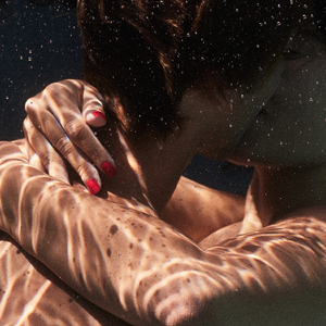 女人脱👙给女人摸🐻
